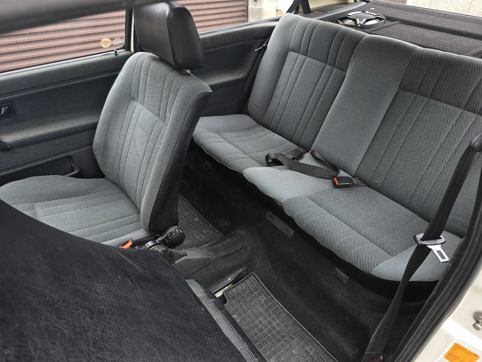 VW Golf 1.8 90hp, снимка 7 - Автомобили и джипове - 54358753