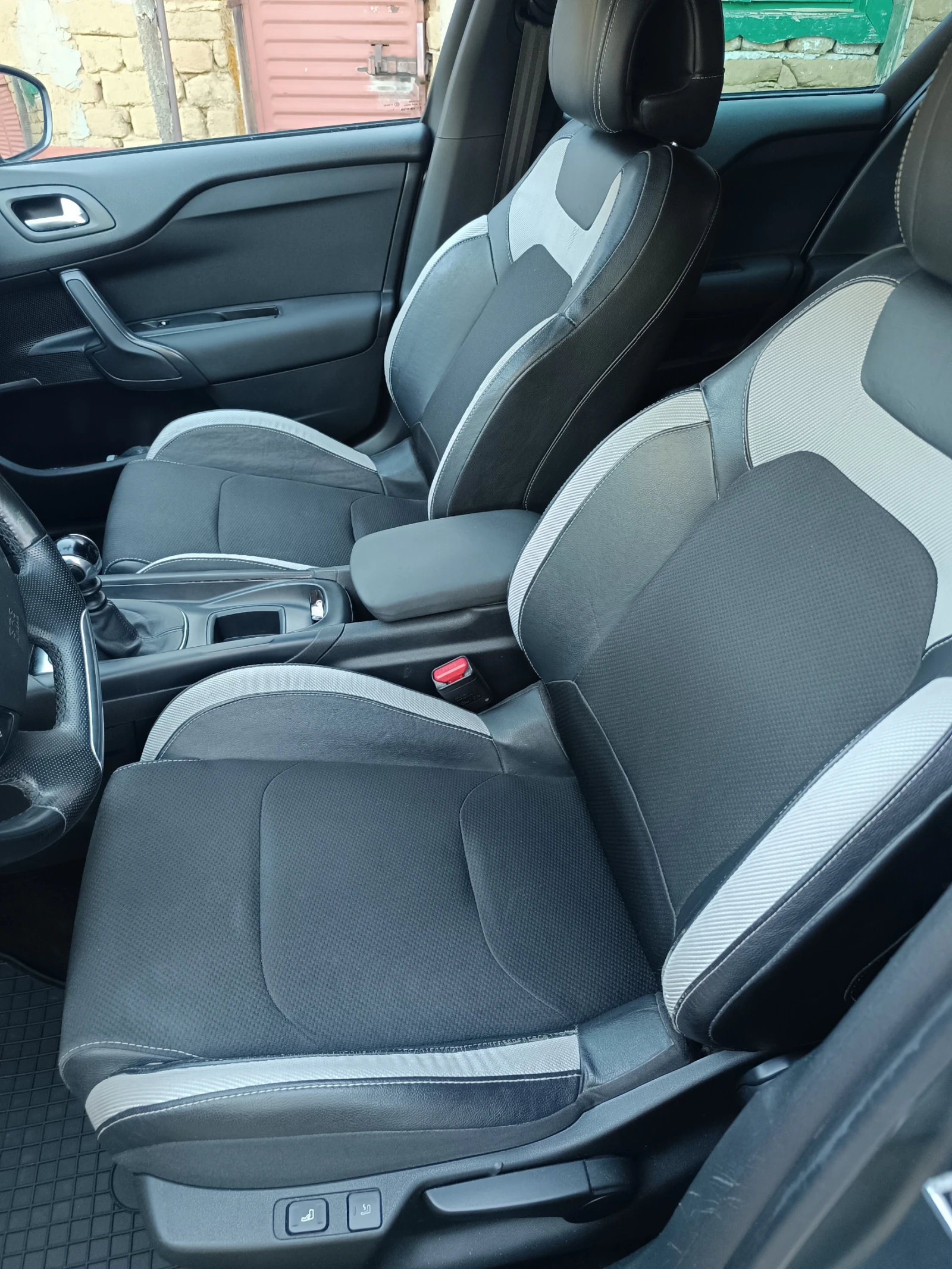 Citroen DS4 1.6 HDi (112к.с.), снимка 13 - Автомобили и джипове - 55250689