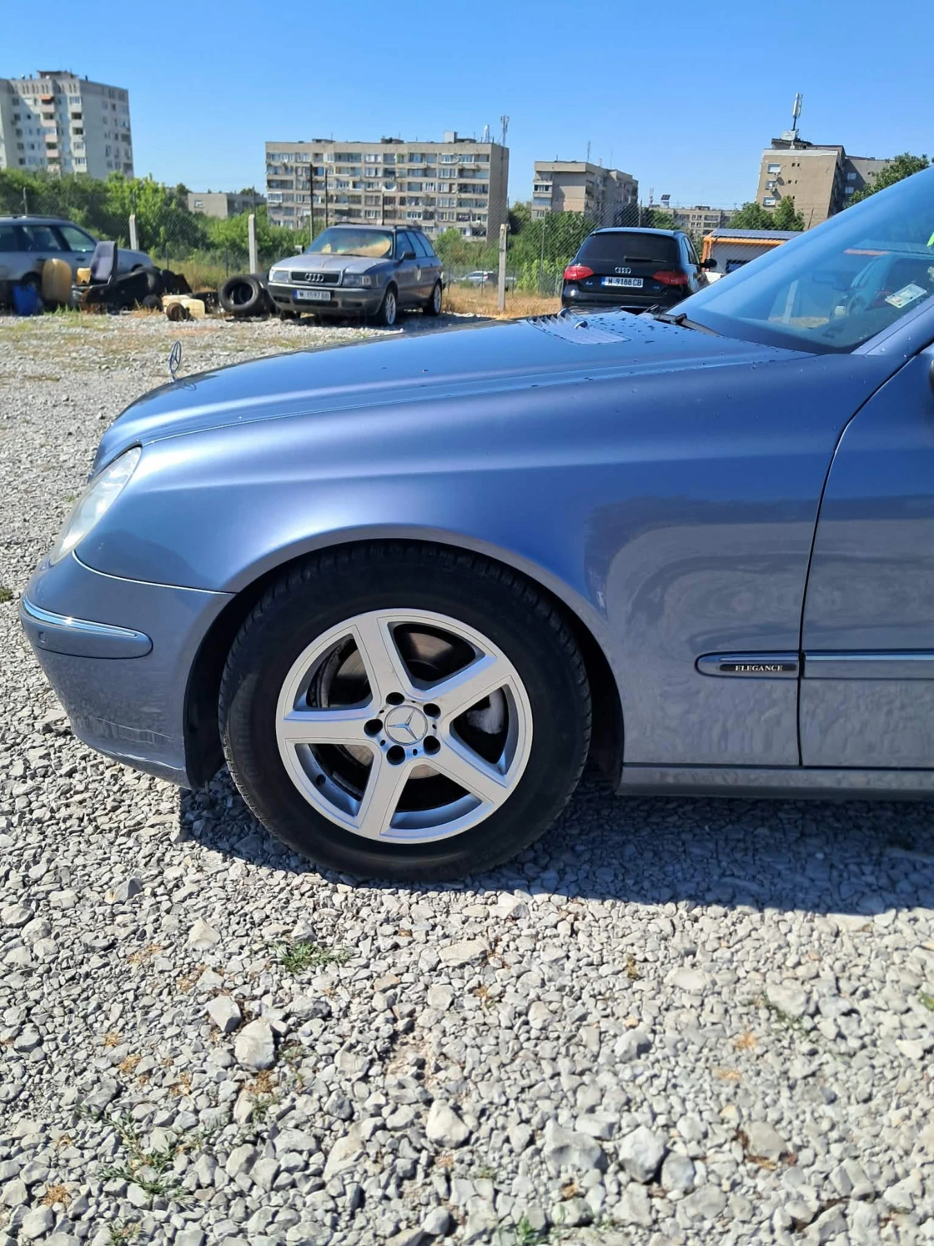 Mercedes-Benz E 220 2.2CDI, снимка 3 - Автомобили и джипове - 55478191
