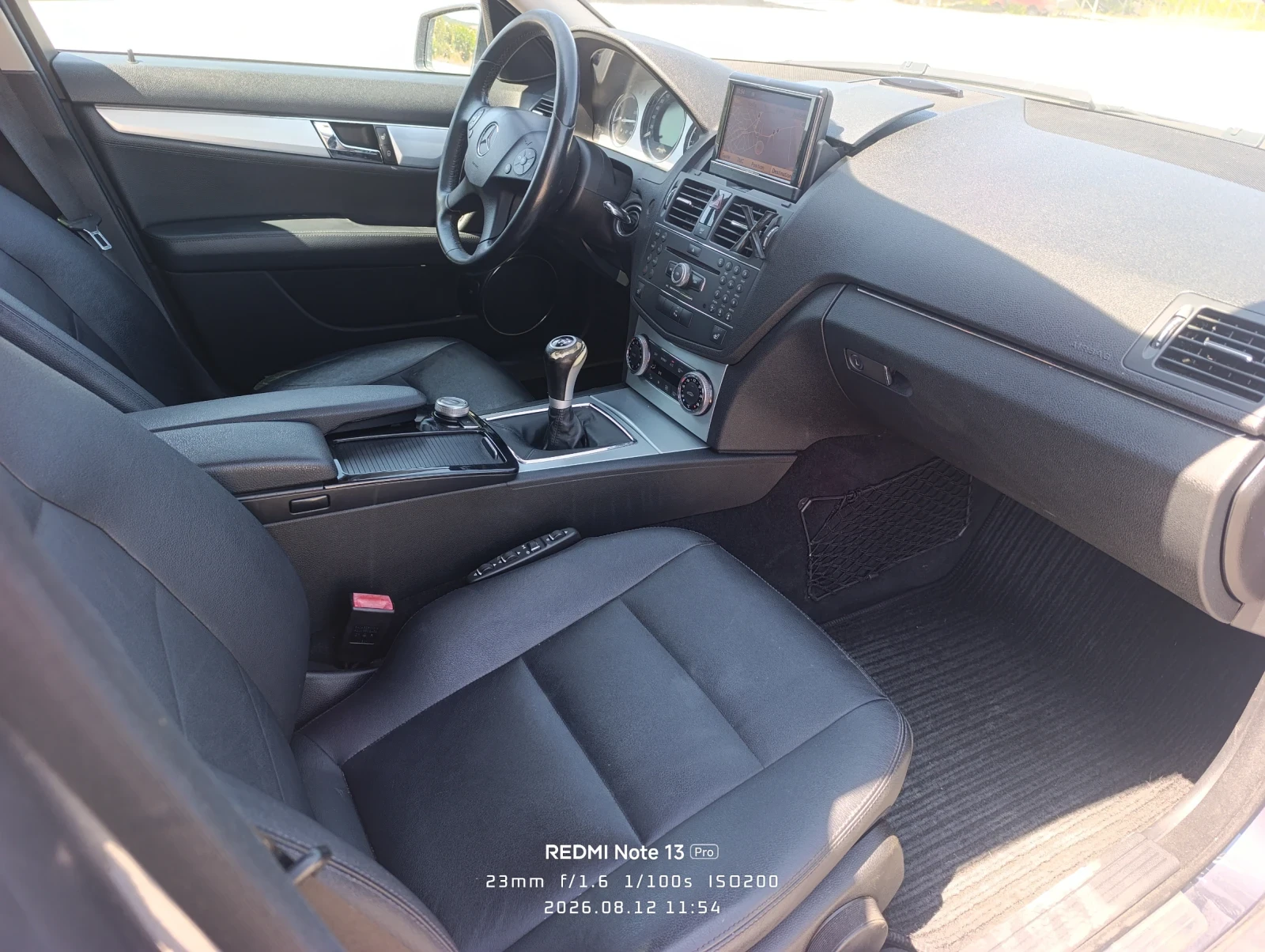 Mercedes-Benz C 320, снимка 7 - Автомобили и джипове - 55642057