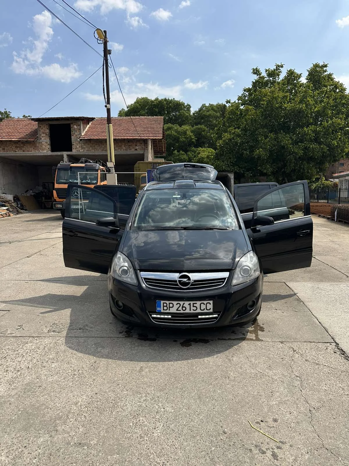 Opel Zafira B, снимка 2 - Автомобили и джипове - 55786440