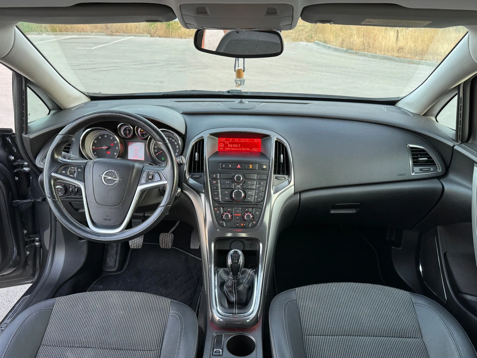 Opel Astra 1.6i 116k.c. COSMO * Bluetooth * AUX, снимка 14 - Автомобили и джипове - 55902071