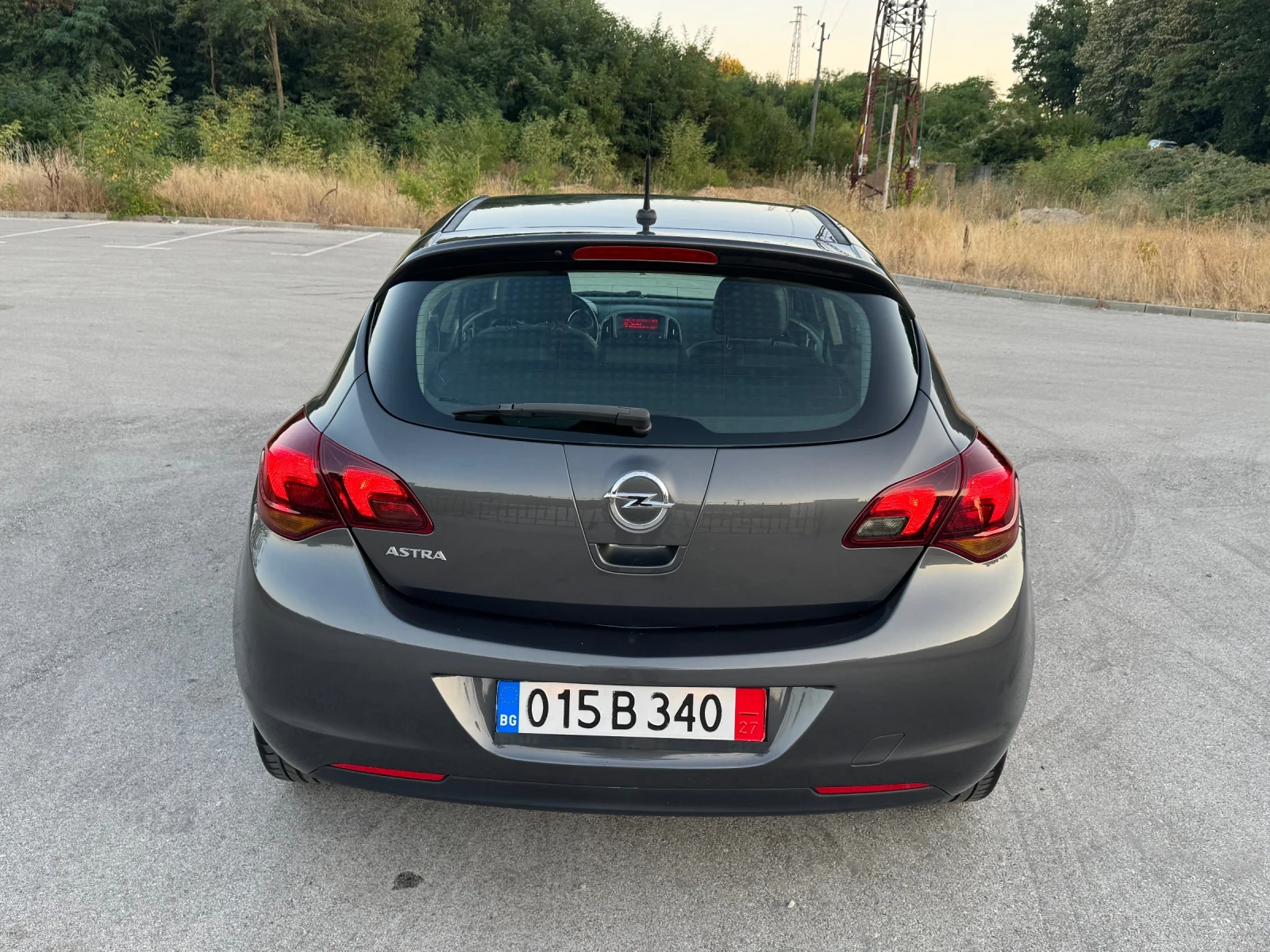 Opel Astra 1.6i 116k.c. COSMO * Bluetooth * AUX, снимка 4 - Автомобили и джипове - 55902071