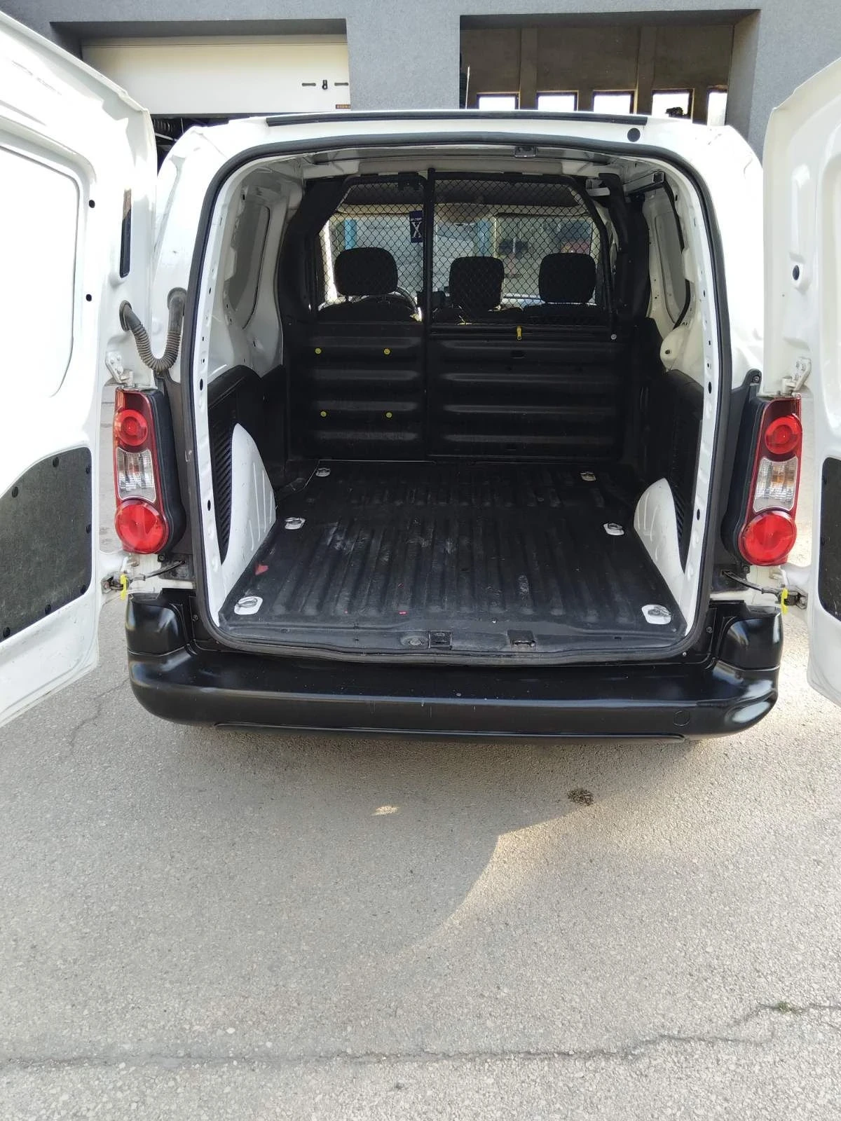 Citroen Berlingo НОВ ВНОС , снимка 4 - Автомобили и джипове - 56011351
