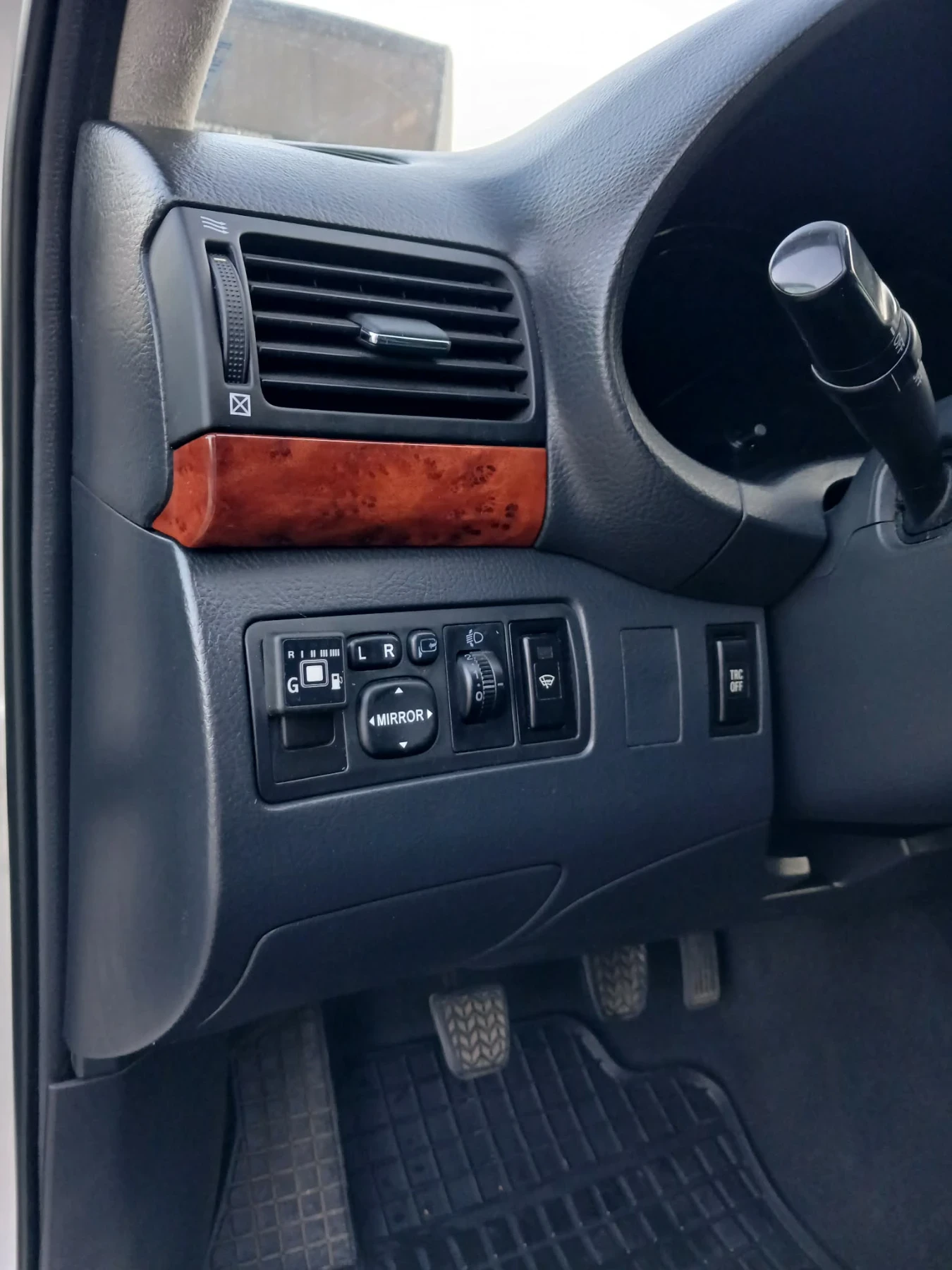 Toyota Avensis 1.8 136 к.с. на газ, снимка 10 - Автомобили и джипове - 56143514