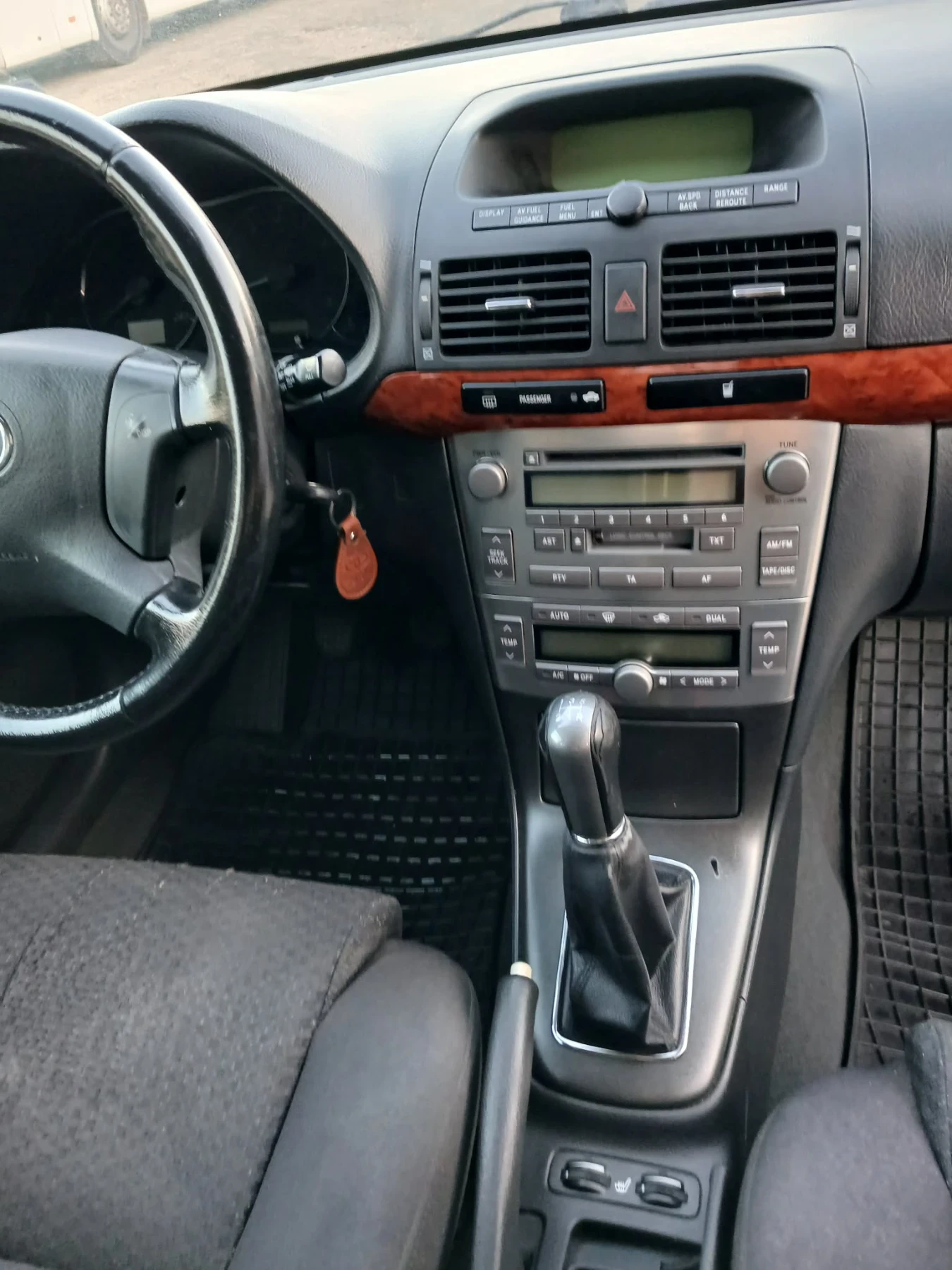 Toyota Avensis 1.8 136 к.с. на газ, снимка 5 - Автомобили и джипове - 56143514