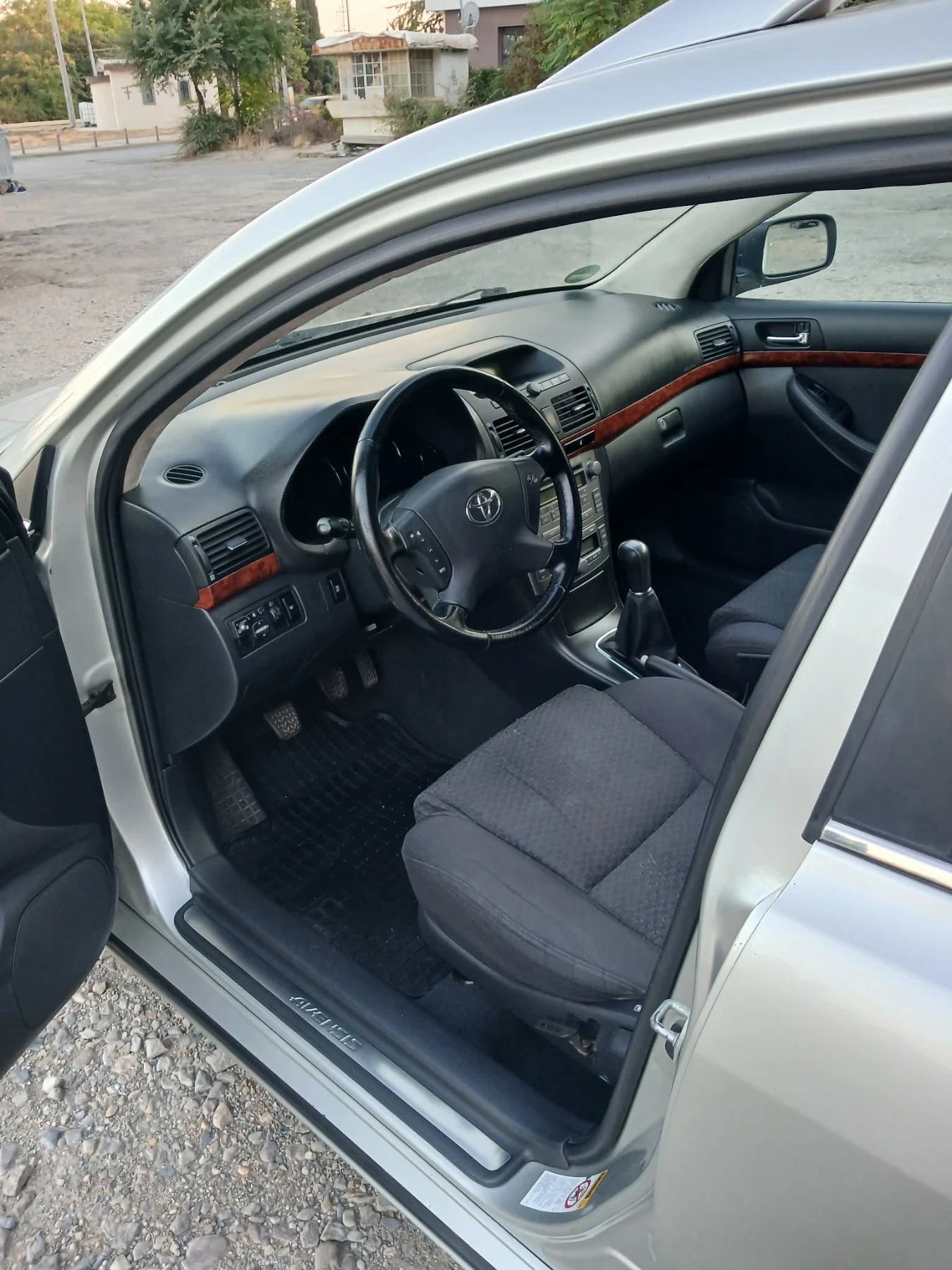 Toyota Avensis 1.8 136 к.с. на газ, снимка 13 - Автомобили и джипове - 56143514