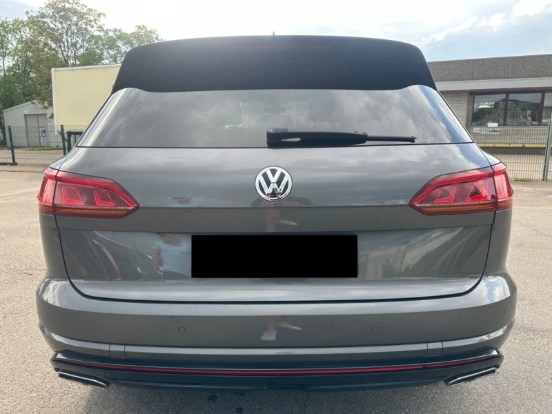 VW Touareg * 3.0TDI* 4MOTION* R-LINE* LED* NAVI* , снимка 7 - Автомобили и джипове - 46526321