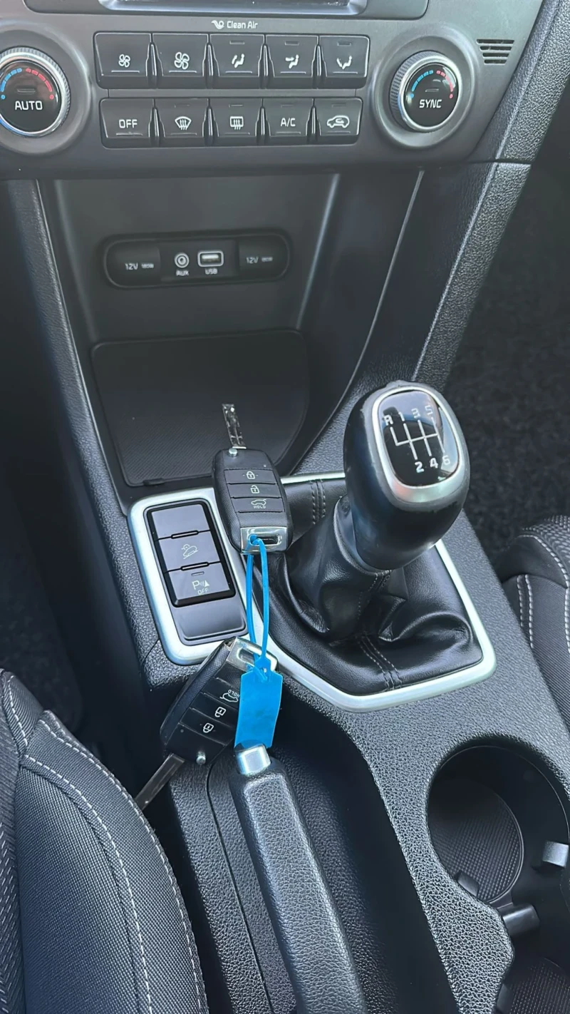 Kia Sportage 1.7crdi-99700км!!!, снимка 15 - Автомобили и джипове - 52408445