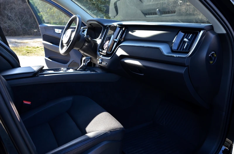 Volvo XC60, снимка 8 - Автомобили и джипове - 53237954