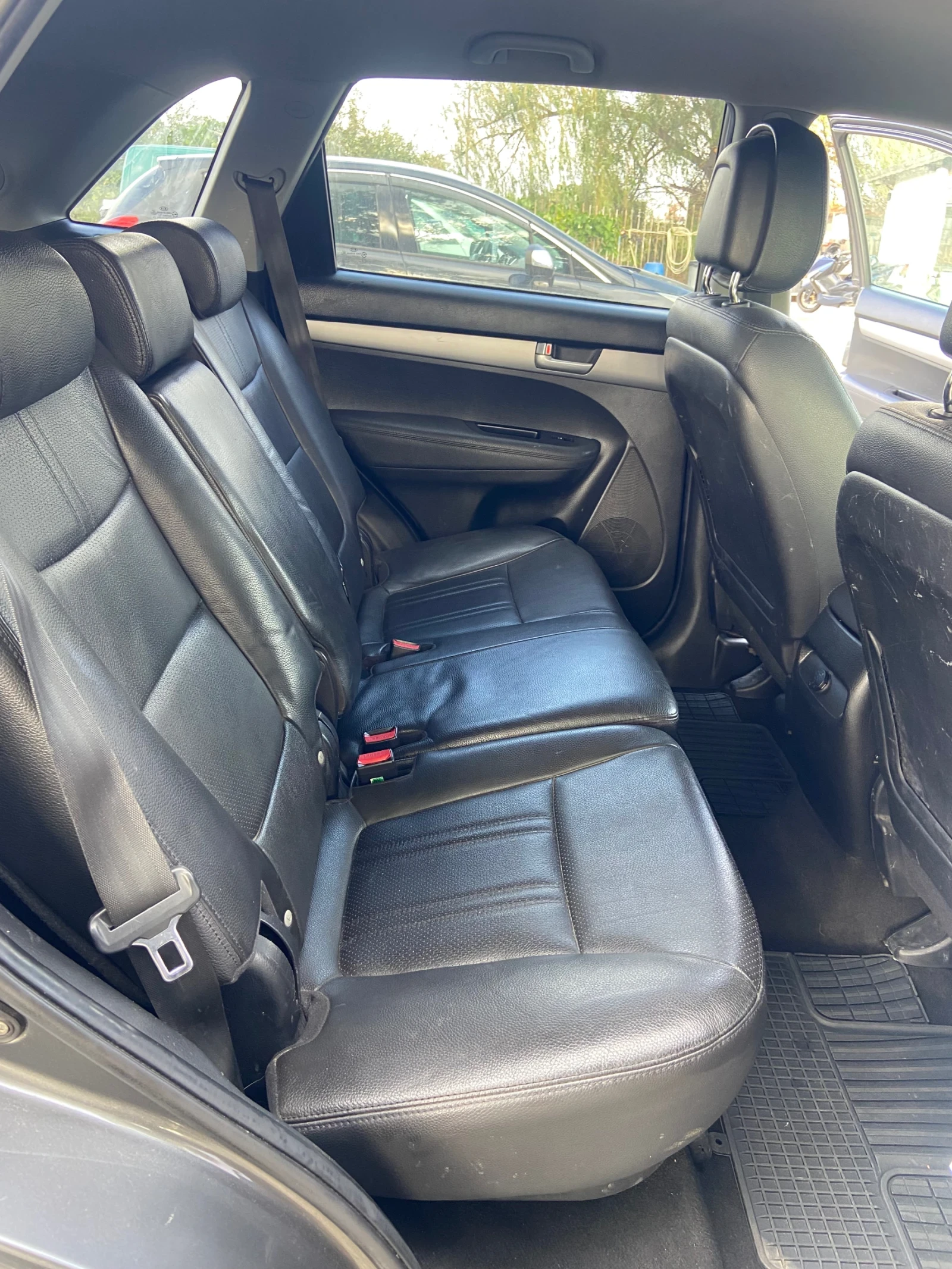 Kia Sorento 2.0d 7-МЕСТНА  - изображение 10