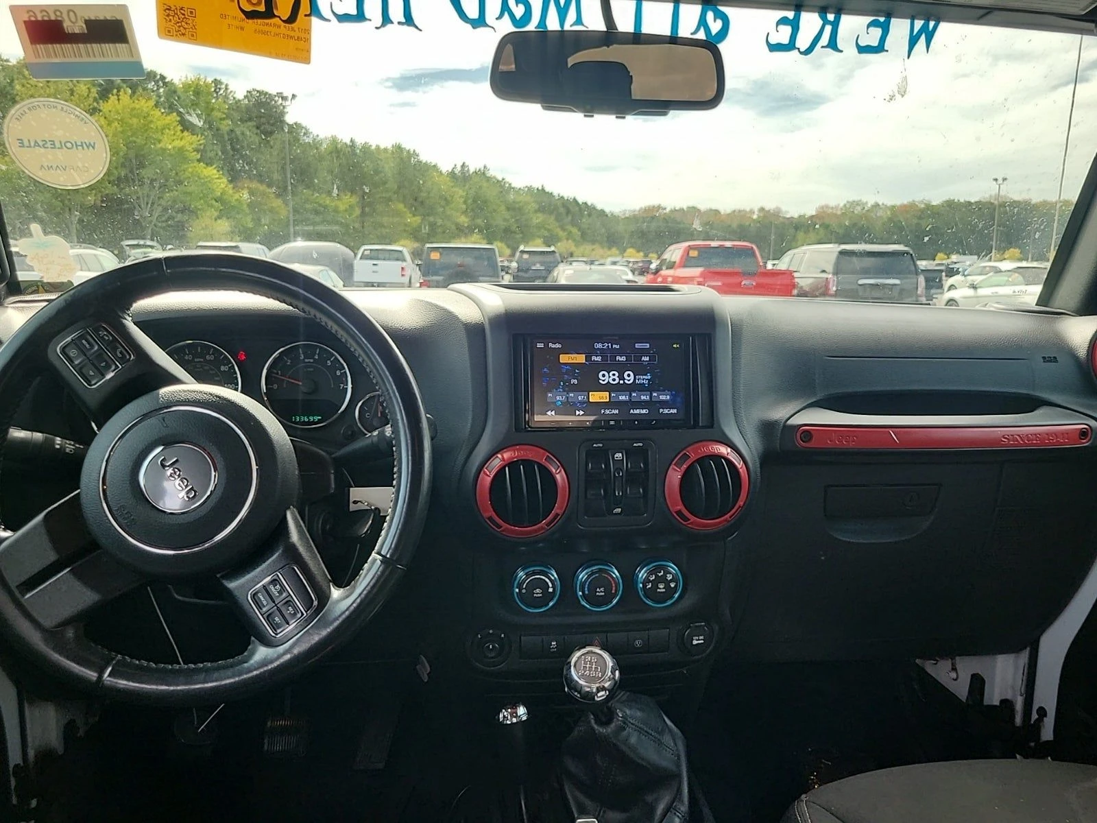 Jeep Wrangler Unlimited Sahara - изображение 8