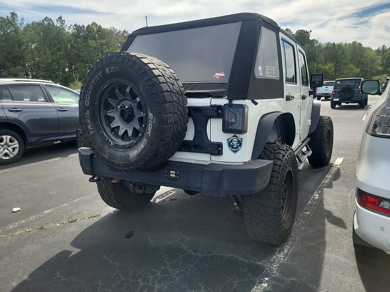 Jeep Wrangler Unlimited Sahara - изображение 4