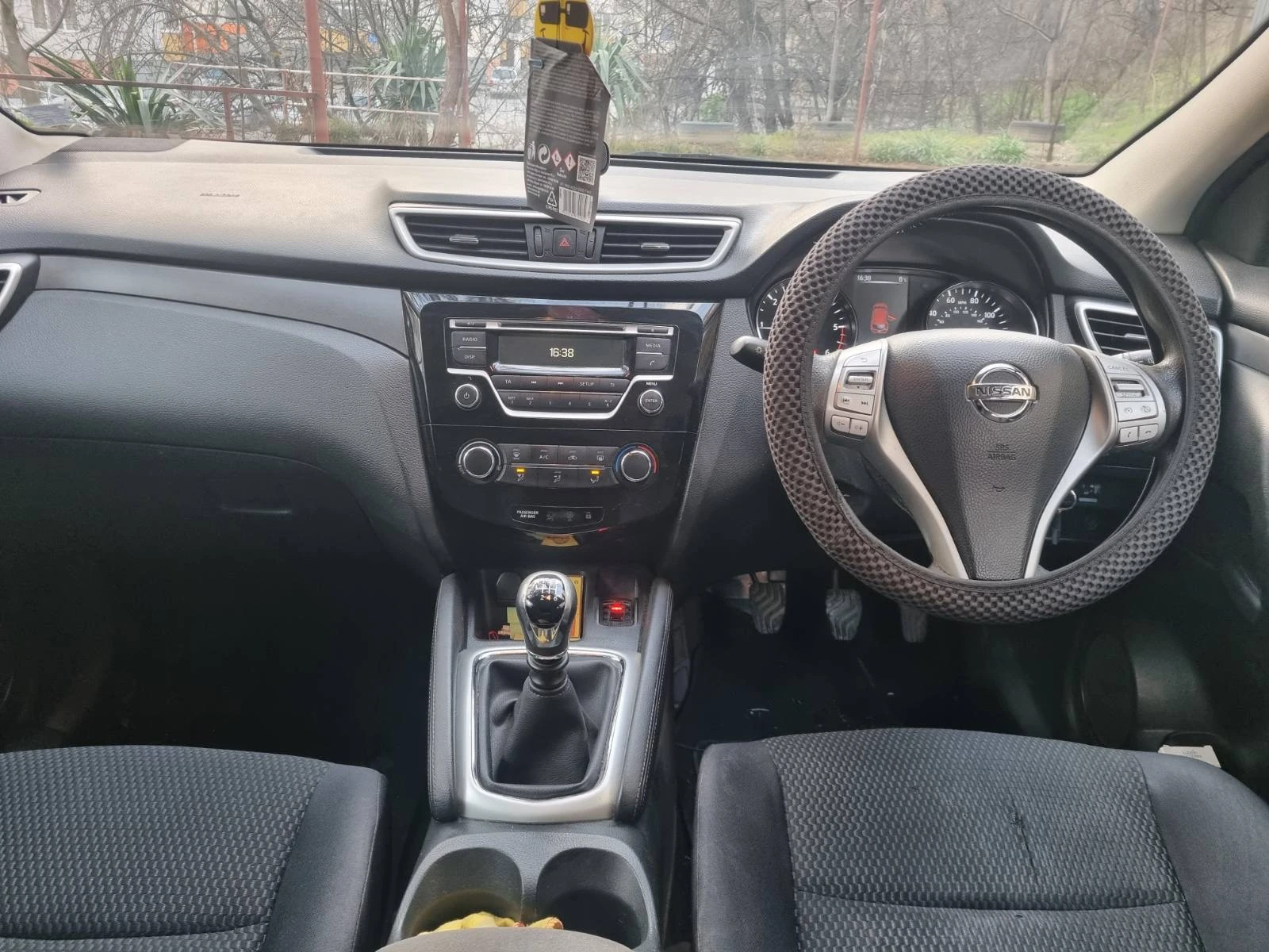Nissan Qashqai 1.5 dCi, снимка 7 - Автомобили и джипове - 53896814