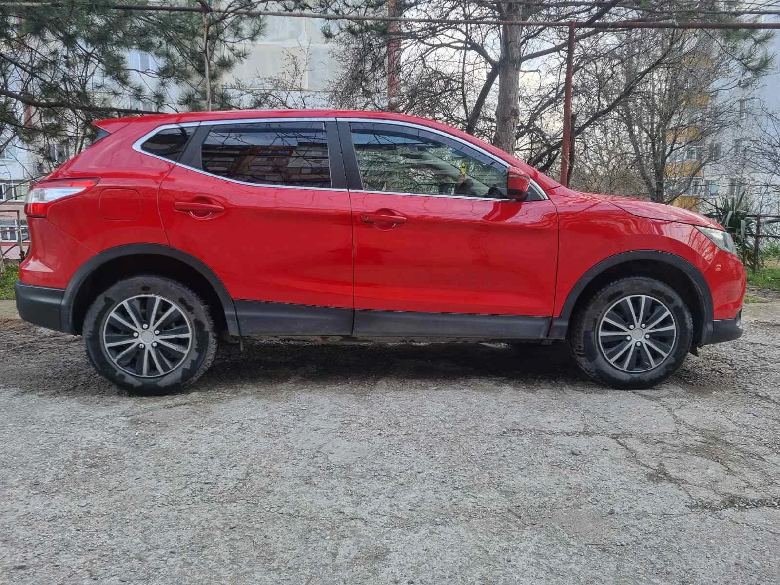 Nissan Qashqai 1.5 dCi, снимка 3 - Автомобили и джипове - 53896814