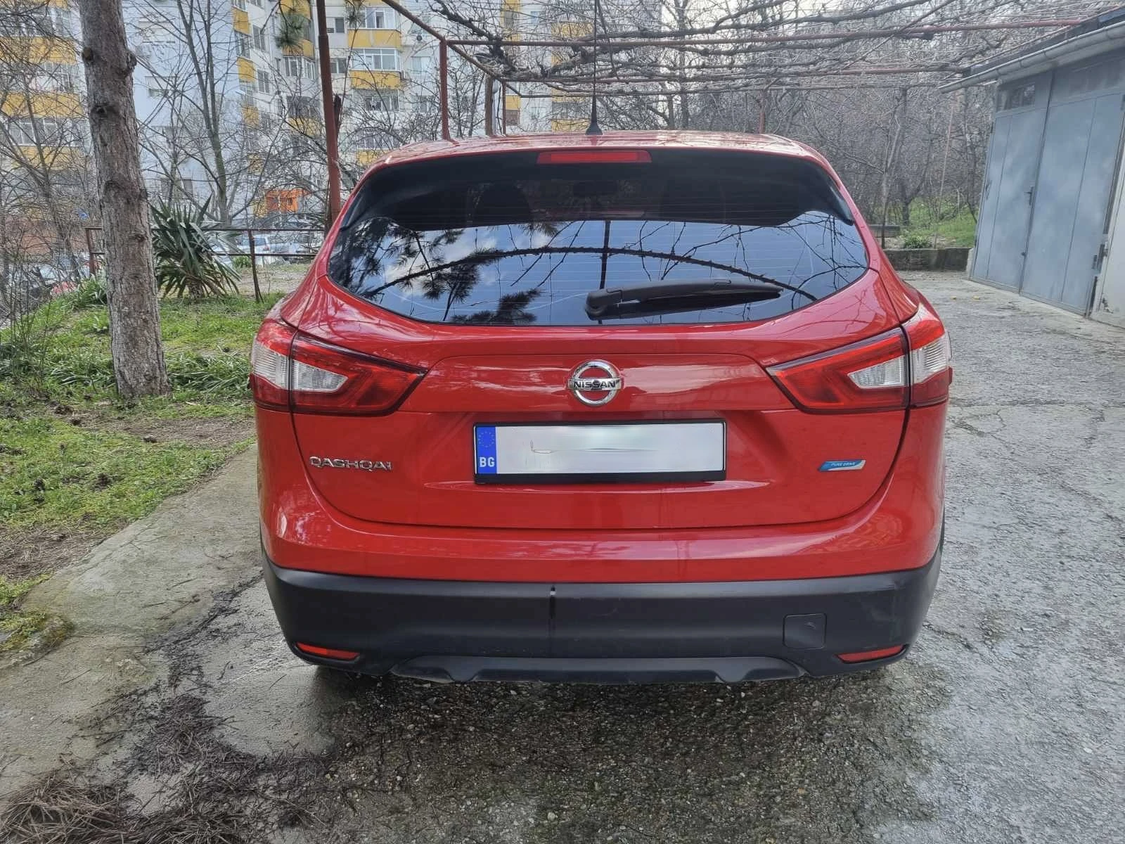 Nissan Qashqai 1.5 dCi, снимка 2 - Автомобили и джипове - 53896814