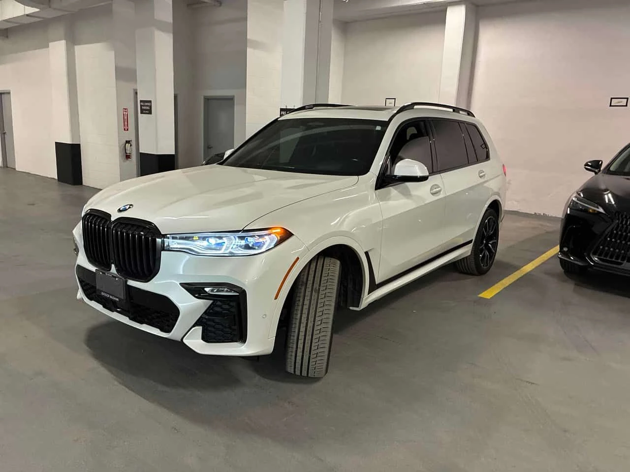 BMW X7 xDrive40i M SPORT/ДИСТРОНИК/360/ОБДУХВАНЕ/ПАНОРАМА