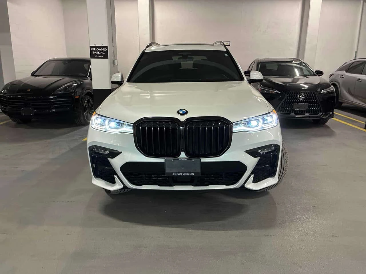 BMW X7 xDrive40i M SPORT/ДИСТРОНИК/360/ОБДУХВАНЕ/ПАНОРАМА, снимка 2 - Автомобили и джипове - 54528937