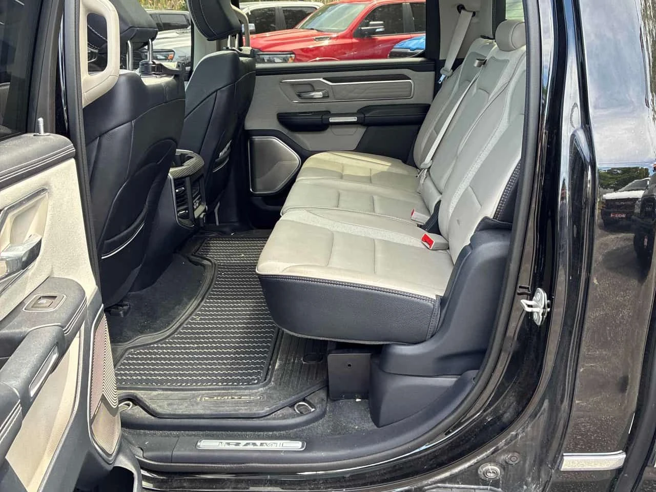 Dodge RAM 1500  Limited * CARFAX * БЕЗ ПЪРВОНАЧАЛНА ВНОСКА, снимка 11 - Автомобили и джипове - 55011562