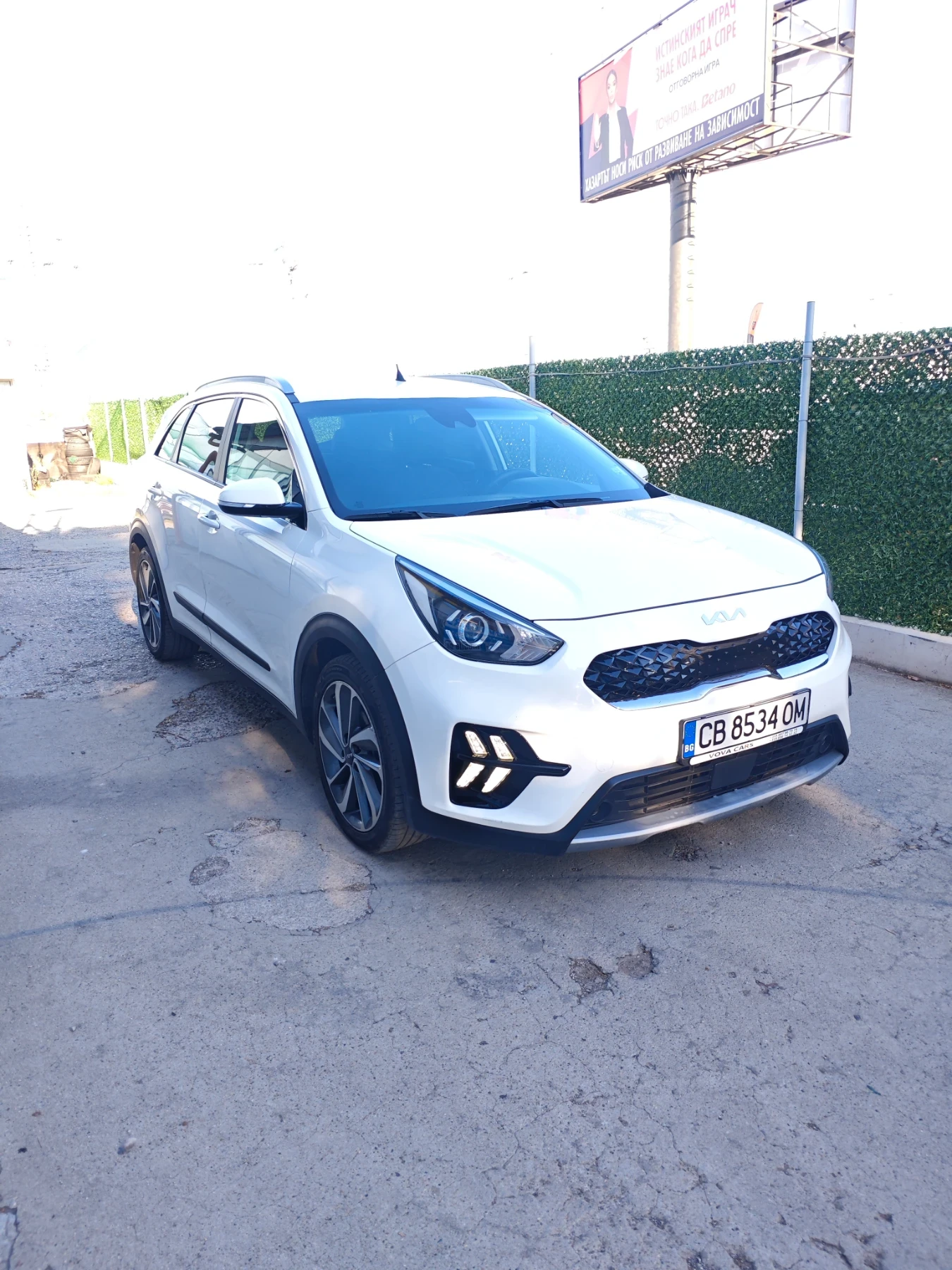 Kia Niro 1.6 GDI Hybrid 22 г. , снимка 3 - Автомобили и джипове - 56315023
