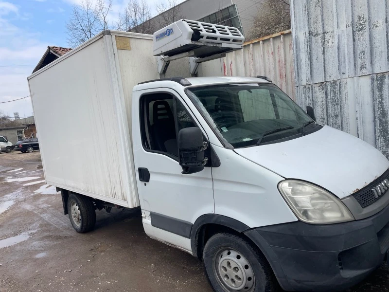 Iveco 35c11 Хладилен Десен Волан, снимка 1 - Бусове и автобуси - 44778366