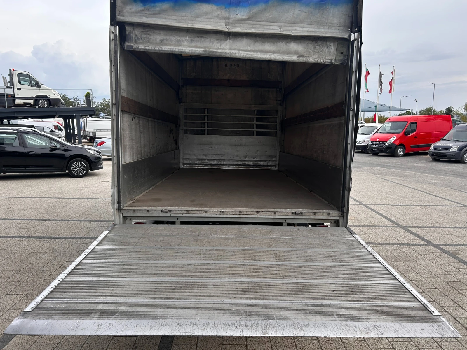 Mercedes-Benz Sprinter 319 CDI Клима 4.25м. Падащ борд  - изображение 7