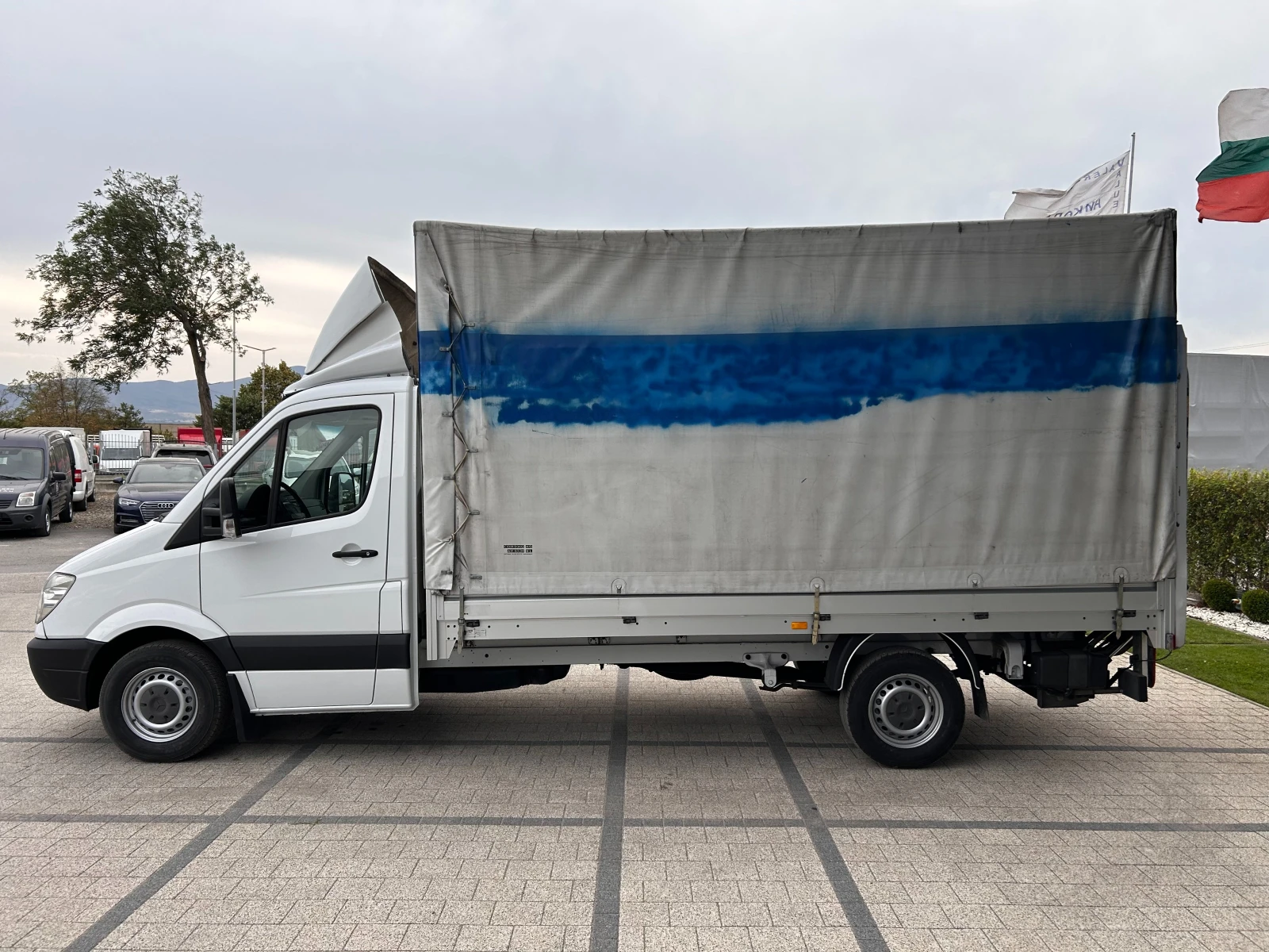 Mercedes-Benz Sprinter 319 CDI Клима 4.25м. Падащ борд  - изображение 3