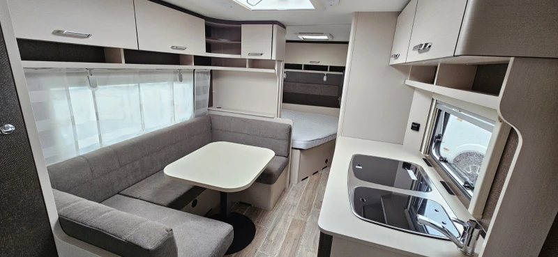 Каравана Dethleffs 565 FMK Климатик, снимка 8 - Каравани и кемпери - 53456181