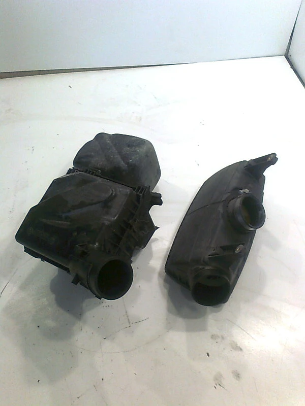 кутия въздушен филтър за Субару Легаси 3,0 бензин 