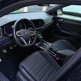 VW Jetta R LINE/CAM/ПОДГРЕВИ/КОЖЕН САЛОН/ПЪРВИ СОБСТВЕНИК , снимка 8