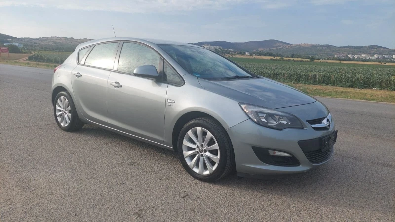 Opel Astra 1.4 T Active, снимка 1 - Автомобили и джипове - 47026829