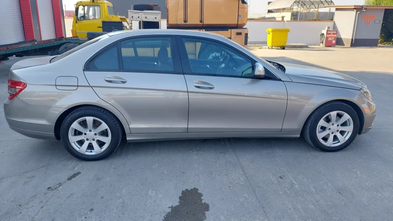 Mercedes-Benz C 220 2.2 НАВИ, снимка 5 - Автомобили и джипове - 47387076