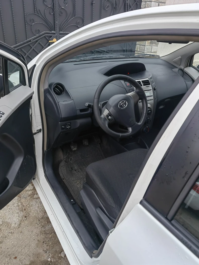 Toyota Yaris 1.4D4d/Facelift-6ск, снимка 7 - Автомобили и джипове - 47958312