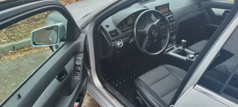 Mercedes-Benz C 200, снимка 6 - Автомобили и джипове - 48229860