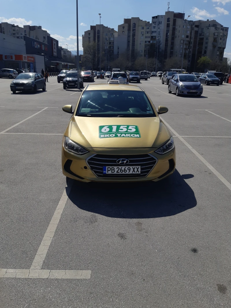 Hyundai Elantra седан, снимка 1 - Автомобили и джипове - 48595297