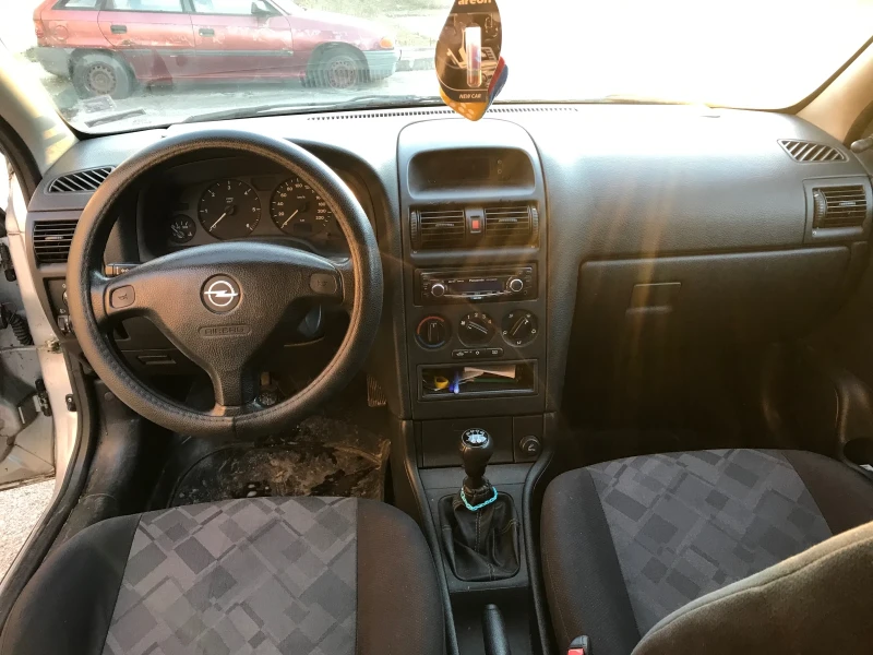 Opel Astra 1, 7 TD, снимка 9 - Автомобили и джипове - 48602780