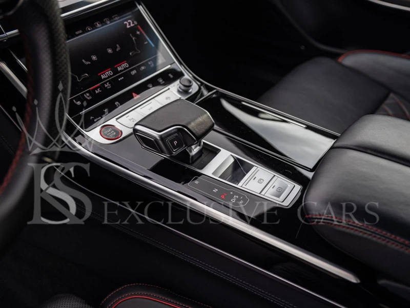 Audi S8 * PANO* TV* EXCLUSIVE* 4xMASSAGE* B&O* , снимка 10 - Автомобили и джипове - 49167316