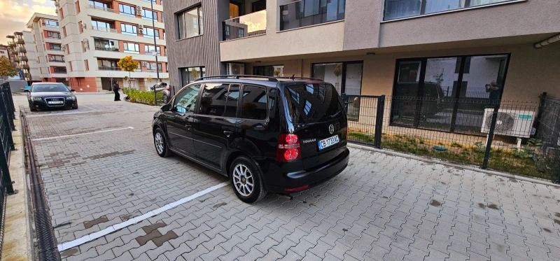 VW Touran 2.0i eko fuel Метанов инж Фабричен 7местен , снимка 6 - Автомобили и джипове - 52628194