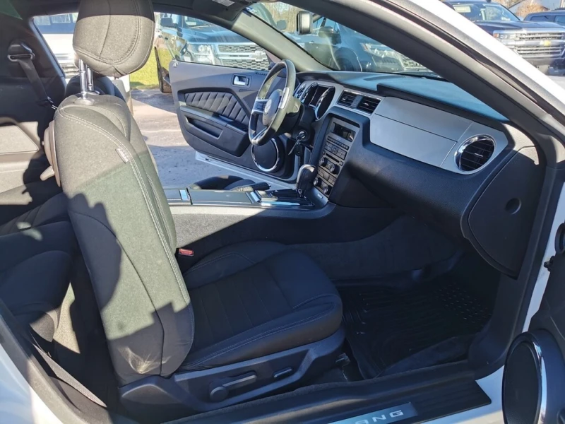 Ford Mustang АВТОМАТИК * * ПОДГРЕВ * * CARFAX * * АВТО КРЕДИТ, снимка 13 - Автомобили и джипове - 53079560