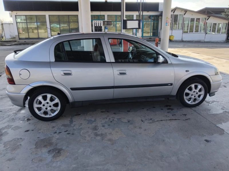 Opel Astra 1, 6, снимка 2 - Автомобили и джипове - 53096130