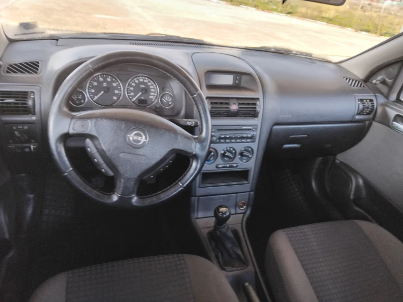 Opel Astra 1, 6, снимка 8 - Автомобили и джипове - 53096130