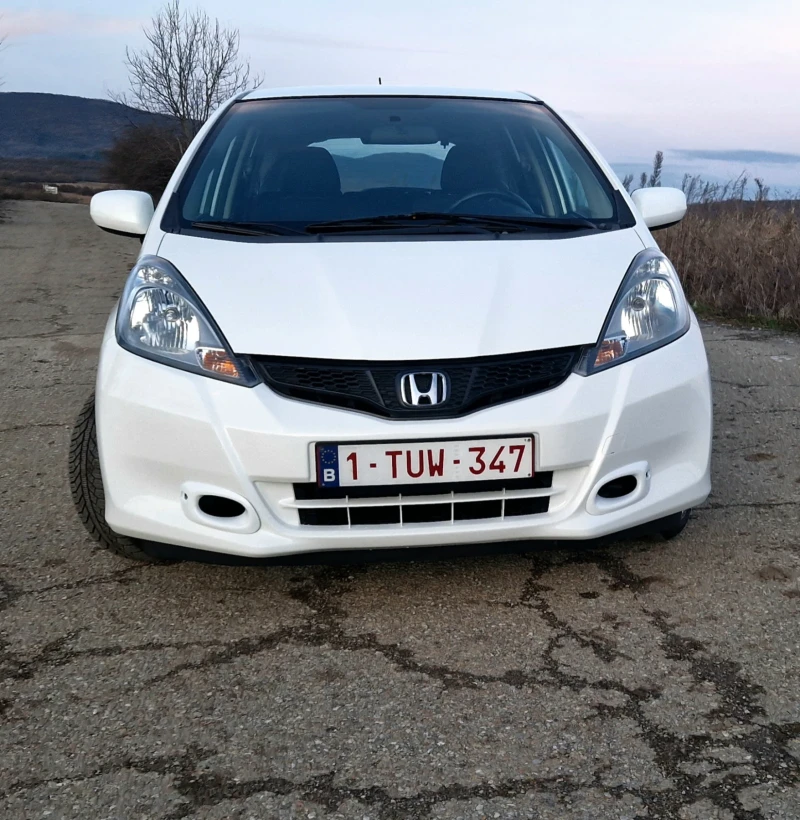 Honda Jazz 1.2i 90кн 2012г феис, снимка 4 - Автомобили и джипове - 53136328