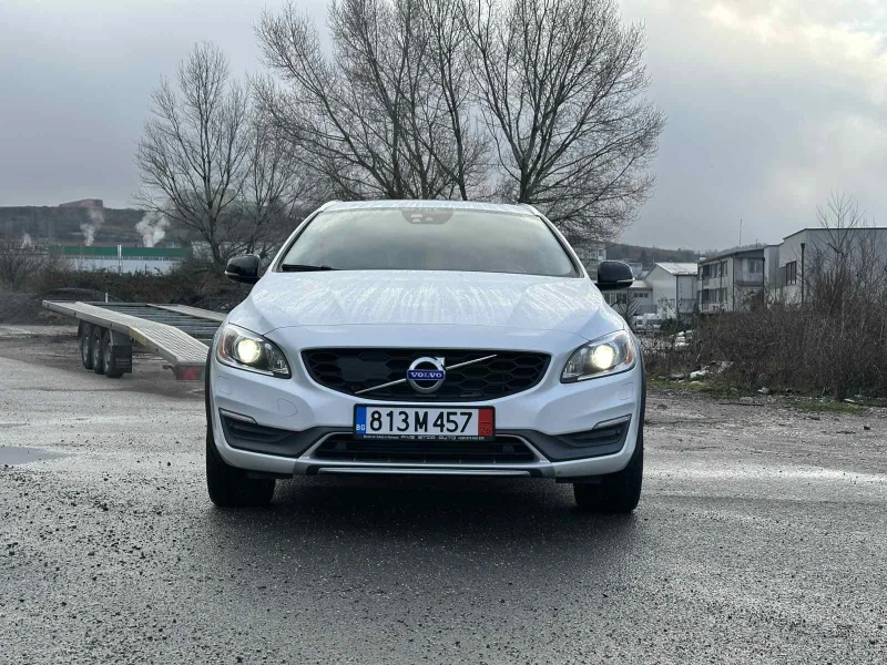 Volvo V60 Cross Country T5 AWD, снимка 2 - Автомобили и джипове - 53379472
