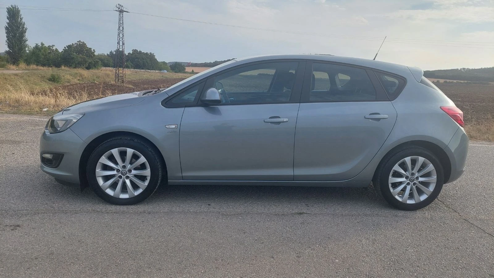 Opel Astra 1.4 T Active - изображение 4