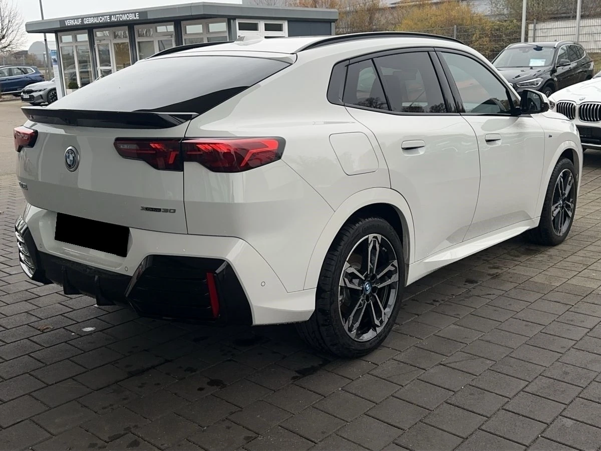 BMW iX2 xDrive30/ M-SPORT/ HEAD UP/ LED/ SHADOW LINE/ 360/ - изображение 3