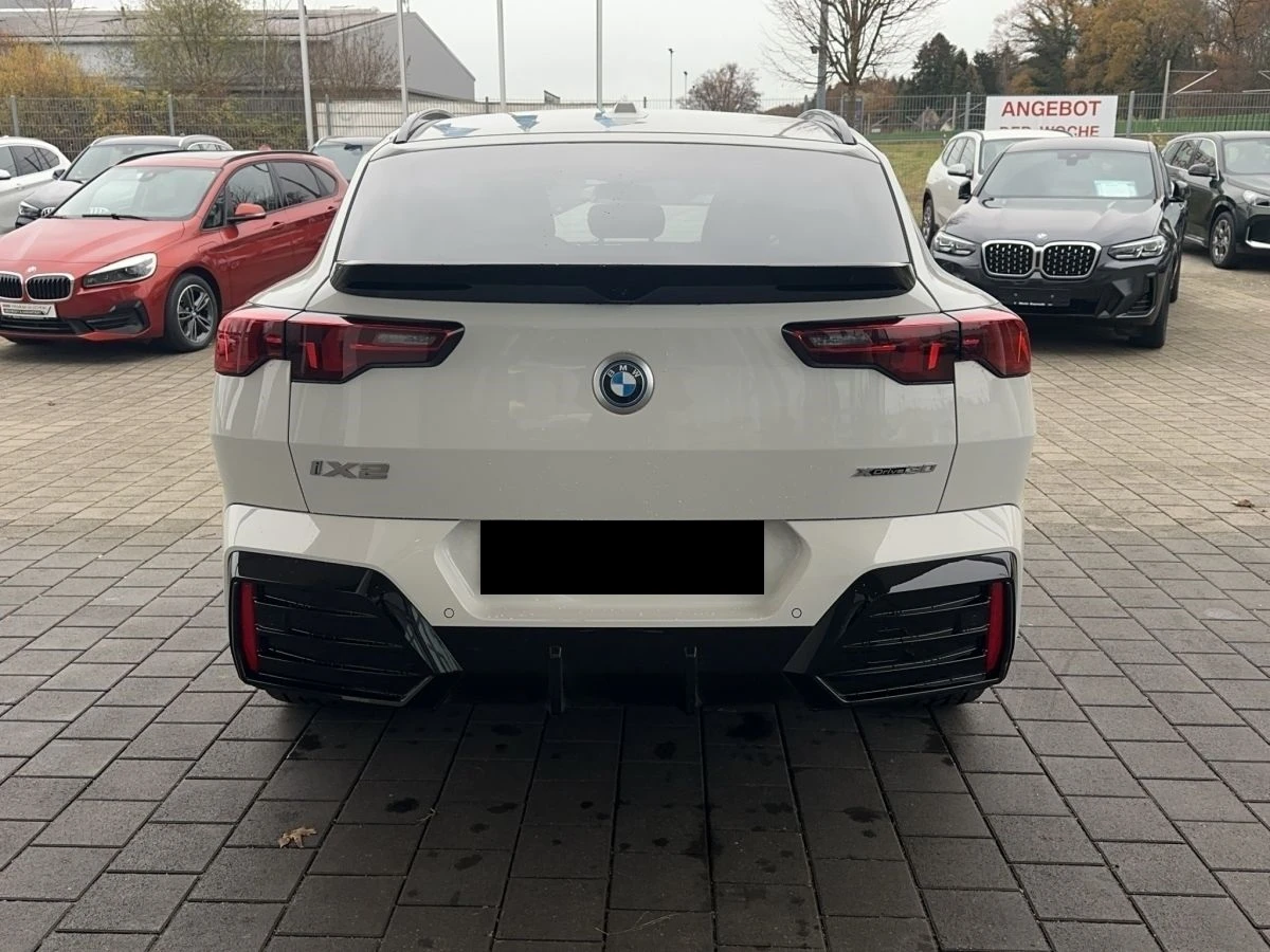 BMW iX2 xDrive30/ M-SPORT/ HEAD UP/ LED/ SHADOW LINE/ 360/ - изображение 4