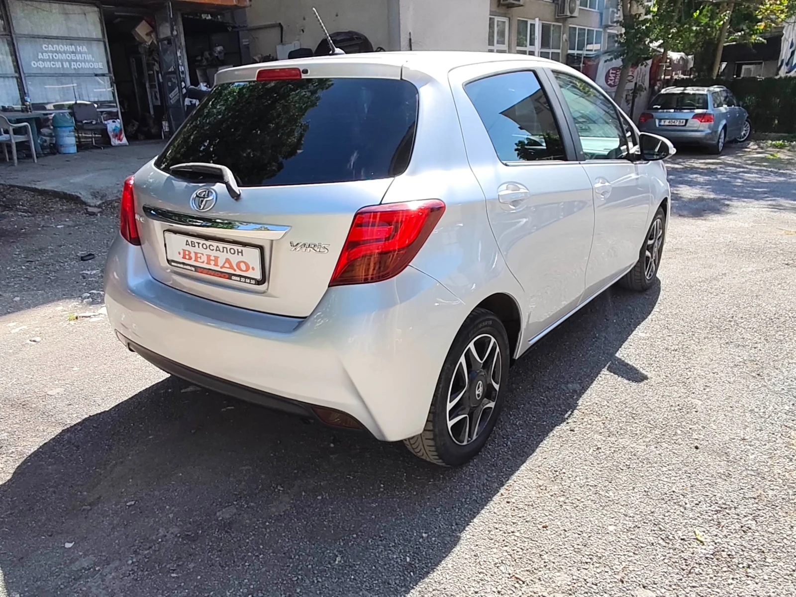 Toyota Yaris 1, 0i - изображение 4