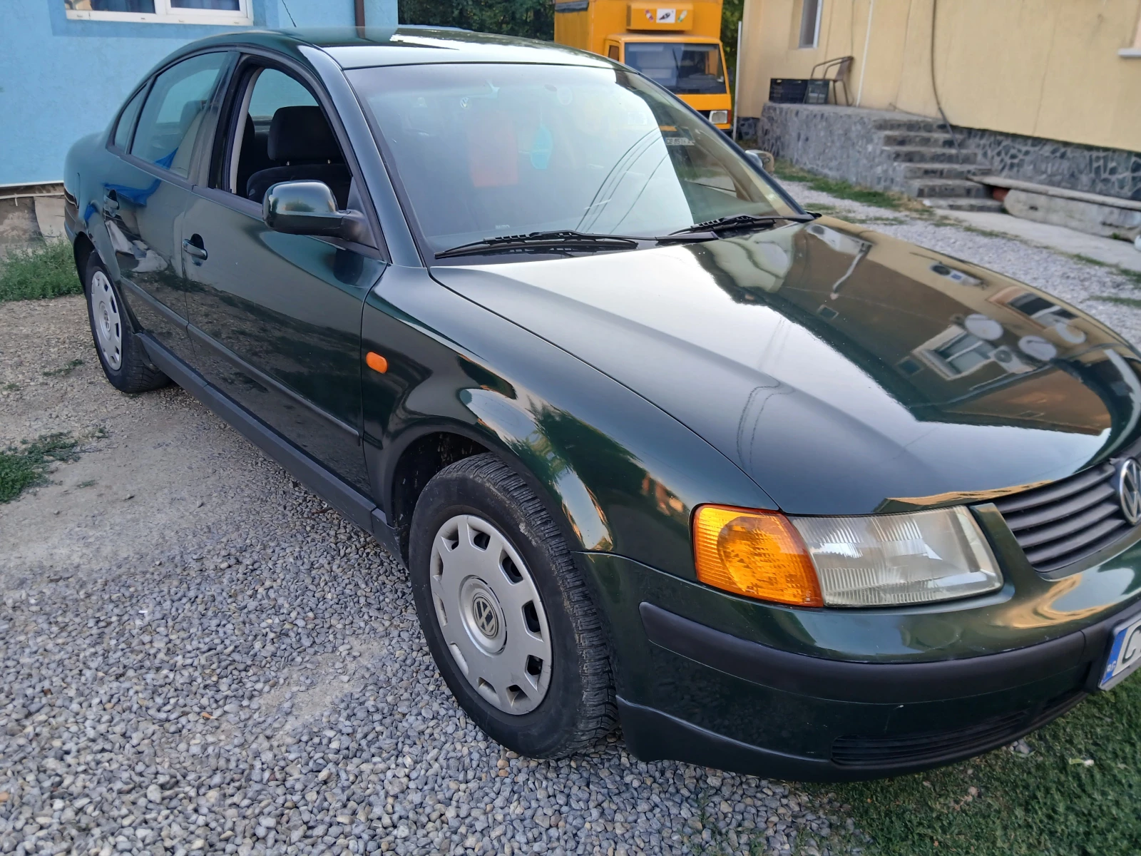 VW Passat 1.6газ клима  гаражен  - изображение 6