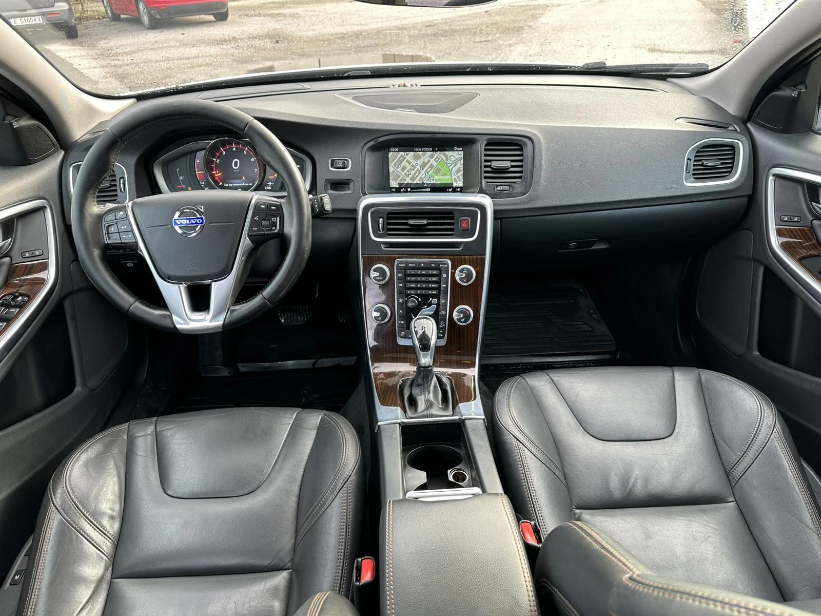 Volvo V60 Cross Country T5 AWD - изображение 8