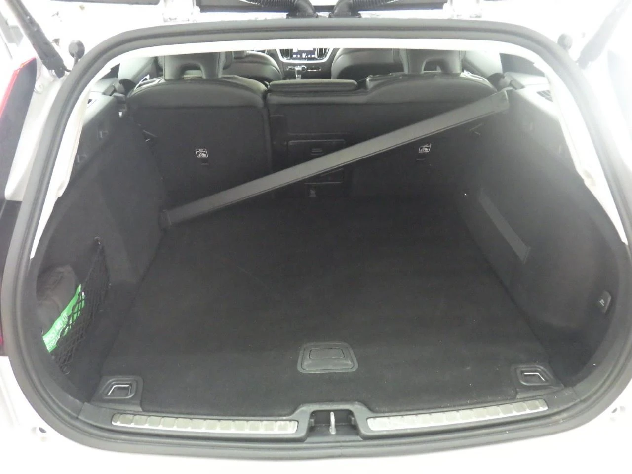 Volvo V60 T4/ Geartronic/ Momentum Pro/ Очакван !, снимка 7 - Автомобили и джипове - 54017781